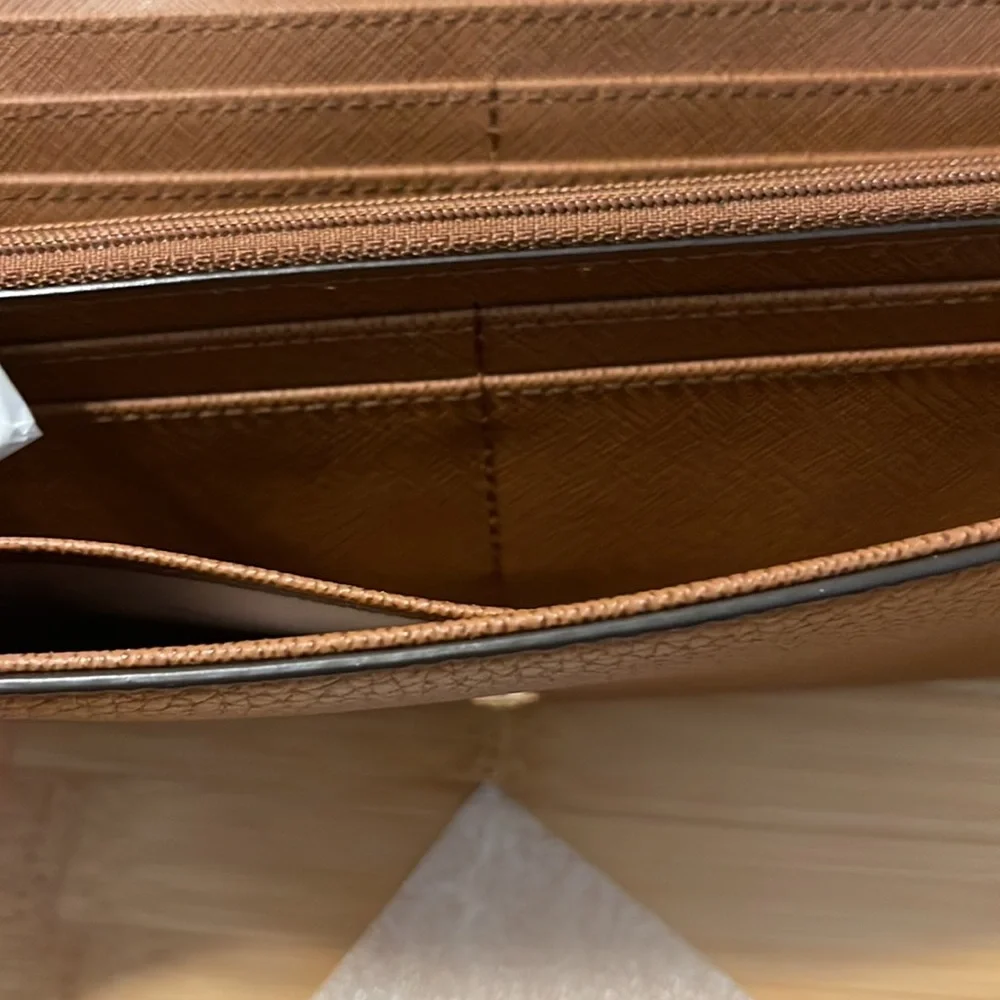 Authentic Michael Kors Fulton Flap Continental Wallet